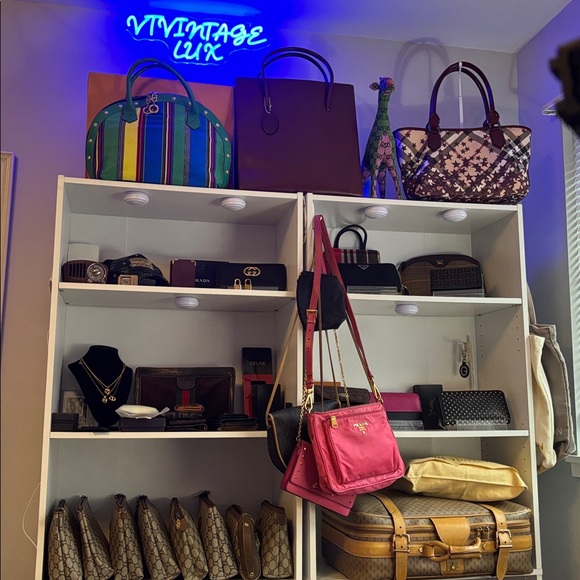 Handbags - 🔥 VTVINTAGELUX IS LIVE!!!! 🔥